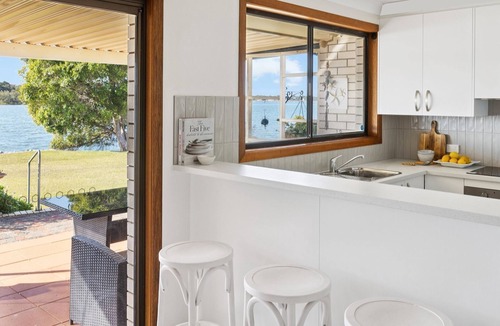 Yamba Apartment | Peninsula Court Unit 10 - Absolute Riverside Bliss - Holiday Yamba