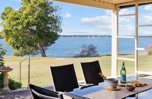 Yamba Apartment | Peninsula Court Unit 10 - Absolute Riverside Bliss - Holiday Yamba