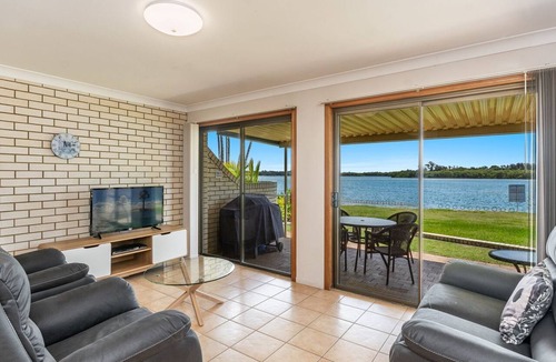 Yamba Apartment | Peninsula Court Unit 9 - Peaceful Waterfront Escape with Pool - Holiday Yamba