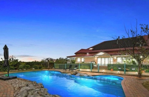Somerville House | Peninsula Farm heated spa, fireplace & fire pit