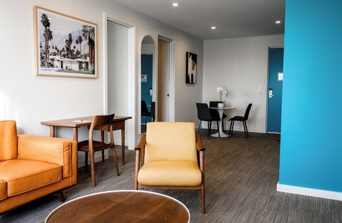 Taperoo Hotel | Peninsula Hotel Motel