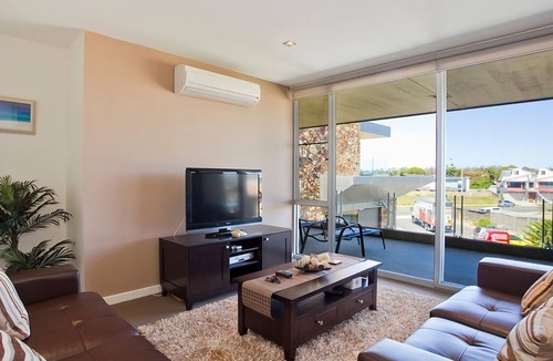 Torquay Apartment | Penthouse located at the Beach front resort