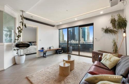 Chinatown Apartment | Penthouse Mantra on Russell