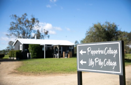 Pokolbin Cottage | Peppertree Cottage at the Grange - Pokolbin