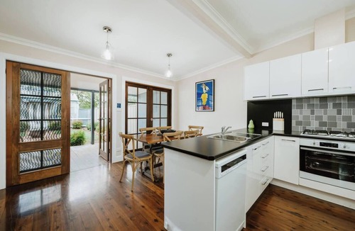 Central Mudgee Cottage | Percys Cottage Storybook Heritage Charm in Town