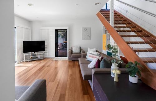 Torquay Apartment | Perfect Family Entertainer with Pool & Alfresco