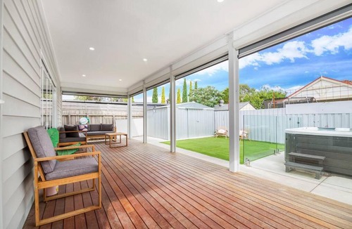 West Footscray House | Perfect for Families and Groups - Large 5 Bedroom