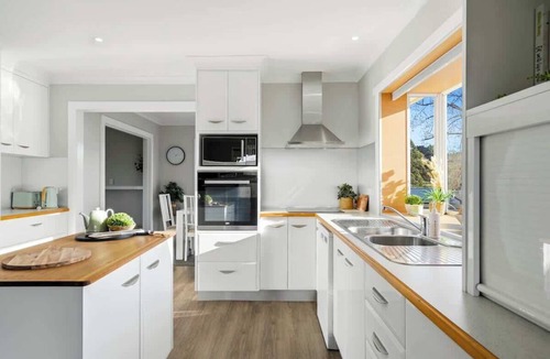 Legana House | Perfect For Families and Small Groups