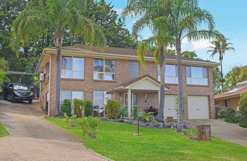 Port Macquarie House | Perfect Modern House with 5 mins drive to Lighthouse Beach. Sleeps upto 9 guests