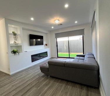 Donnybrook House | Perfect Upscale Donnybrook Family Home