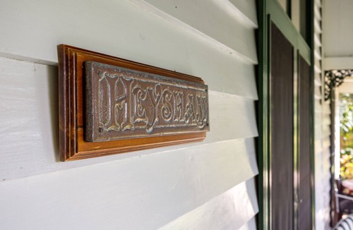 Sorrento House | Period home 10-minute walk to the Sorrento shops and 5 minutes to front beach.