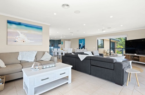 North Narooma House | Pet friendly - 11 Warbler Crescent