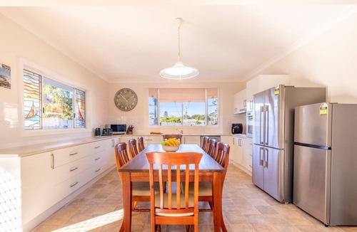 Nelson Bay House | Pet friendly 24 Irawari Crescent - pool, air con, boat parking