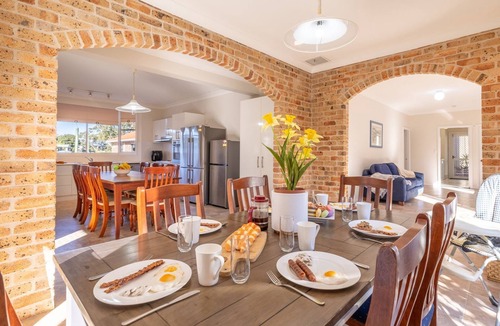 Nelson Bay House | Pet friendly 24 Irawari Crescent - pool, air con, boat parking