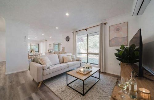 Kirwan House | Pet-Friendly 4BR Retreat with Private Pool in Townsville