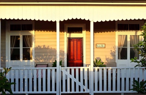 Catherine Hill Bay House | Pet friendly beachhouse just 90 minutes from Sydney