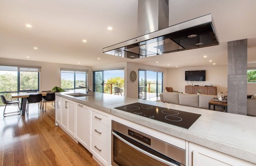 Cape Schanck House | Pet friendly - Bass Ocean Sunsets Cape Schanck