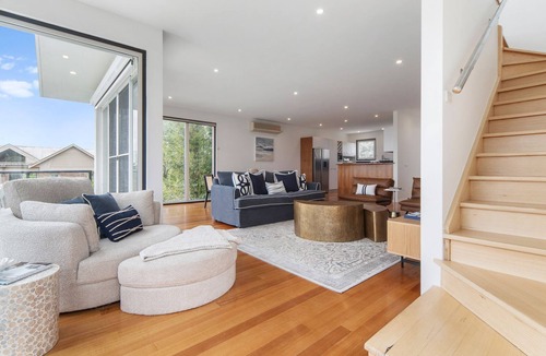 Mornington House | Pet friendly - Beleura Views in Mornington