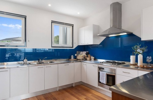 Mornington House | Pet friendly - Beleura Views in Mornington