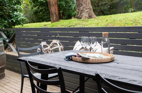 Red Hill House | Pet Friendly - Collins Street House in Red Hill