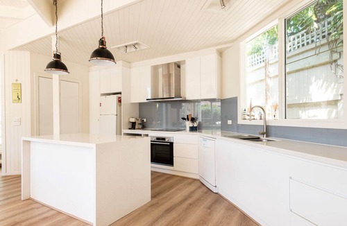 Portsea House | Pet Friendly - Hayden Beach House in Portsea