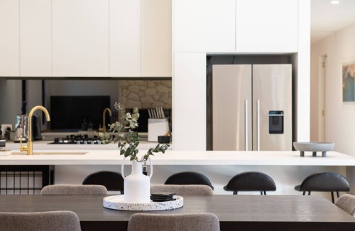 Blairgowrie House | Pet Friendly - Lexicon House with Pool in Blairgowrie