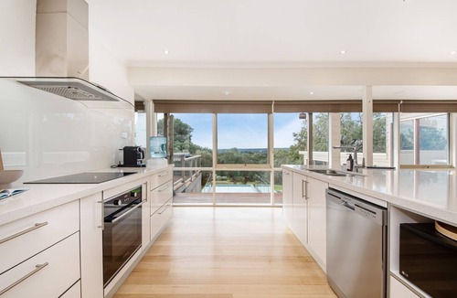 Red Hill House | Pet Friendly - Long View - Heated Pool in Red Hill