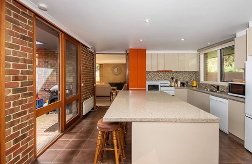 Somers House | Pet Friendly - Peaceful Family Favourite in Somers