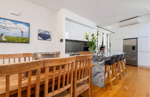 South Yarra House | Pet Friendly - South Yarra Sanctuary