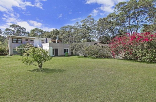 Pearl Beach House | Pet friendly, stroll to beach