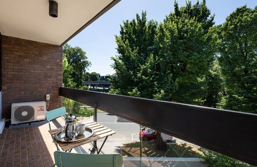 South Yarra Apartment | Pet Friendly - The Baseline Stay, South Yarra