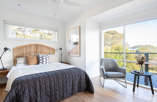 McCrae House | Pet Friendly - The Navigator with heated pool and spa