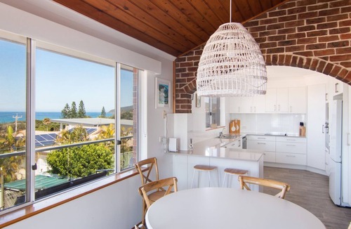 Forster House | Pet Friendly, Walk to One Mile Beach, Forster