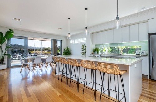 Safety Beach House | Pet Friendly - Waterside at Martha Cove