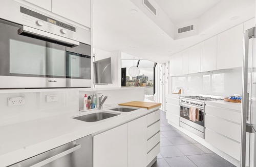 Balmain East House | Pet Friendly Waterfront Balmain East Escape — Perfect for VIVID Nights!