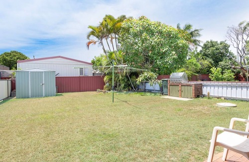 Iluka House | Pete's at Iluka: Quiet Street Living Just Steps from Town