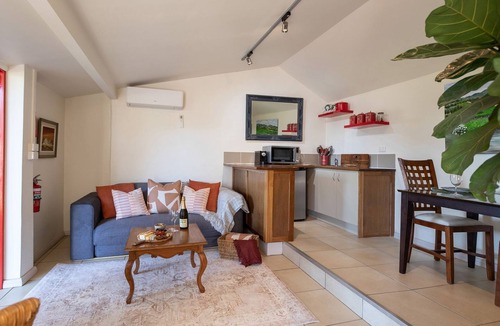 Pokolbin Cottage | Petersons Wines Dairy Cottage with Free Wine Tasting
