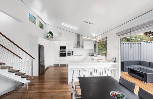 Copacabana House | Pier 26. New property with views, home movie theatre and steam room.