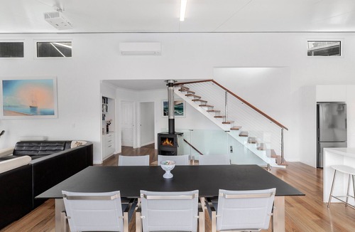 Copacabana House | Pier 26. New property with views, home movie theatre and steam room.