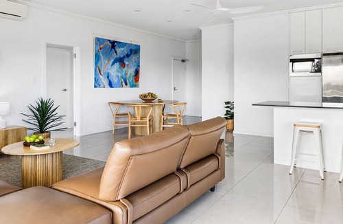 Yamba Apartment | Pilotage 1 - Elevated Yamba Escape with River, Ocean & Sunset Views - Holiday Yamba