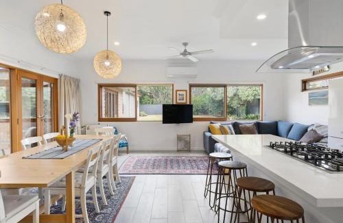 Victor Harbor House | Pine - 11 Pine Ave Victor Harbor No Linen Included