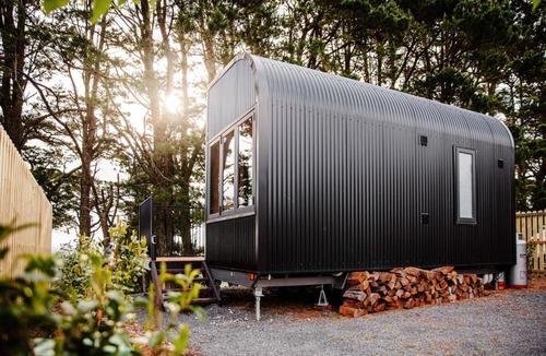 Glenquarry House | Pine Forest Luxury Tiny Cabins