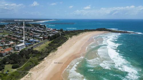 Yamba Apartment | Pippi Beach Penthouse - Oceanstays - Pool & Beachfront