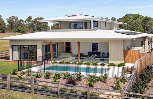 Pokolbin House | Pirama - The Vintage Holiday Houses
