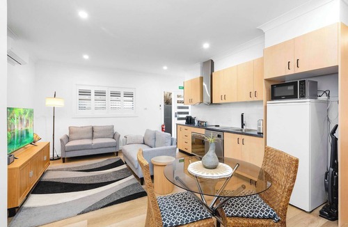 Wagga Wagga House | Pirouette Place - Private Retreat, Heart of Wagga