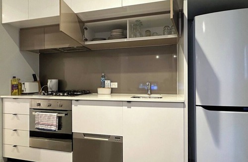 Melbourne Central Business District Apartment | Pleasant Terrace 3BR2BA+City view+Big Balcony Pool