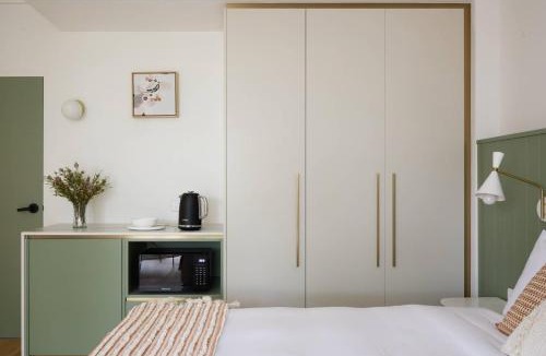 Hillvue Hotel | Plumes by CH Boutique & Apartments, an Ascend Collection Hotel