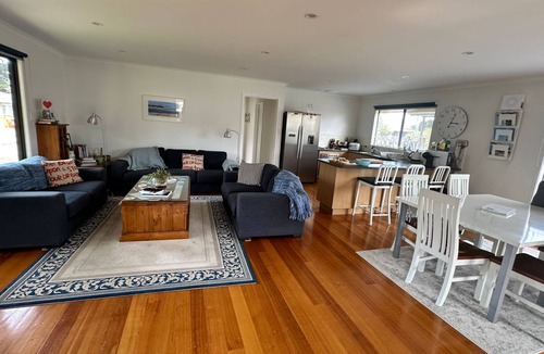 Venus Bay House | Pluto14 - Perfect location in the First Estate of Venus Bay