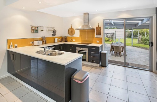 Raymond Island House | Plymouth - This beautifully presented holiday home has it all