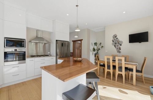 West Hobart House | Poets View - 3 Bedroom House